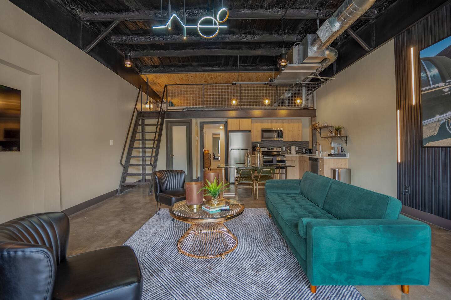 Maltby Motors 2 - Picture Perfect OG Loft near HOU - Apartment