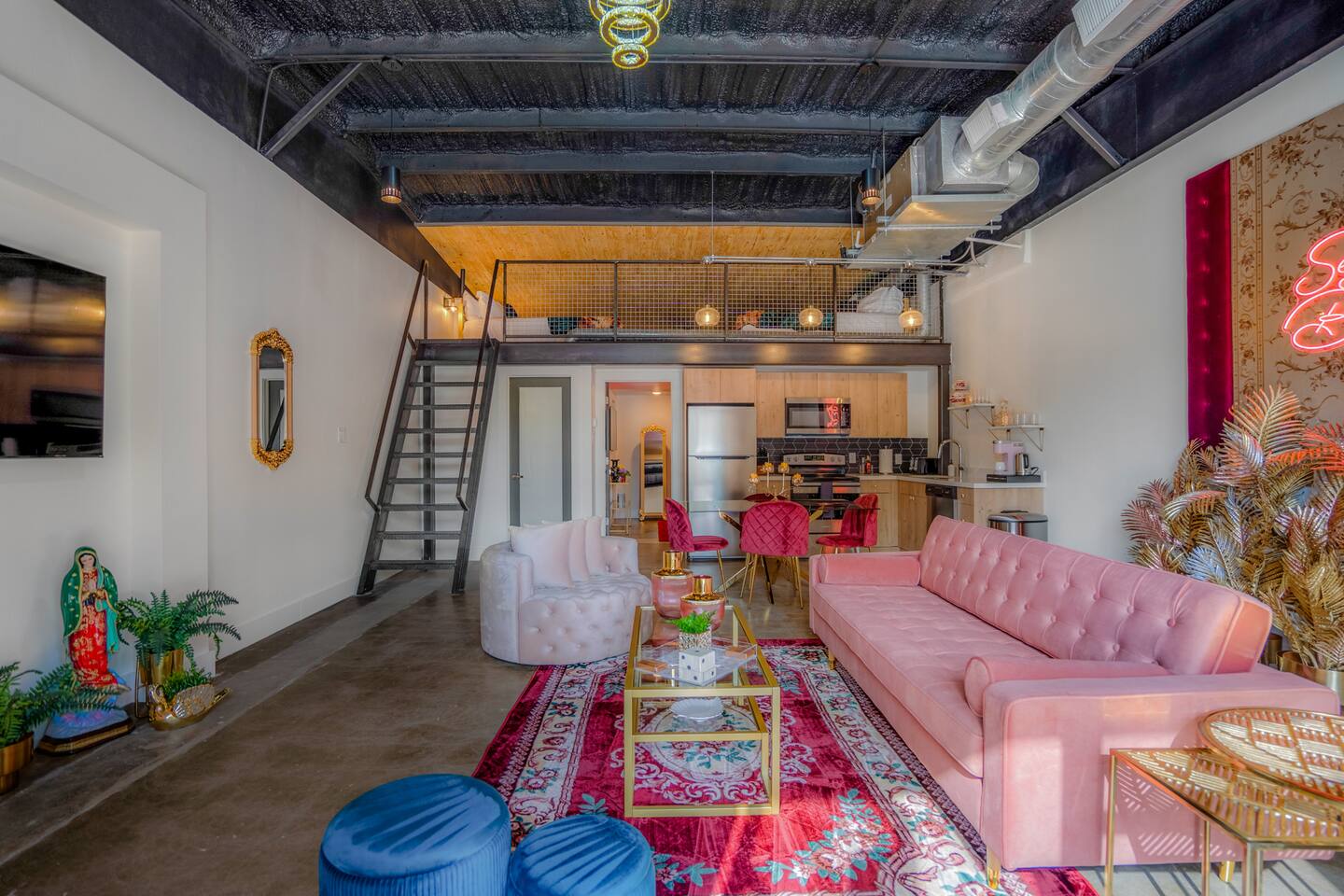 Maltby Motors 3 - Low Rider Loft near Downtown - Apartment