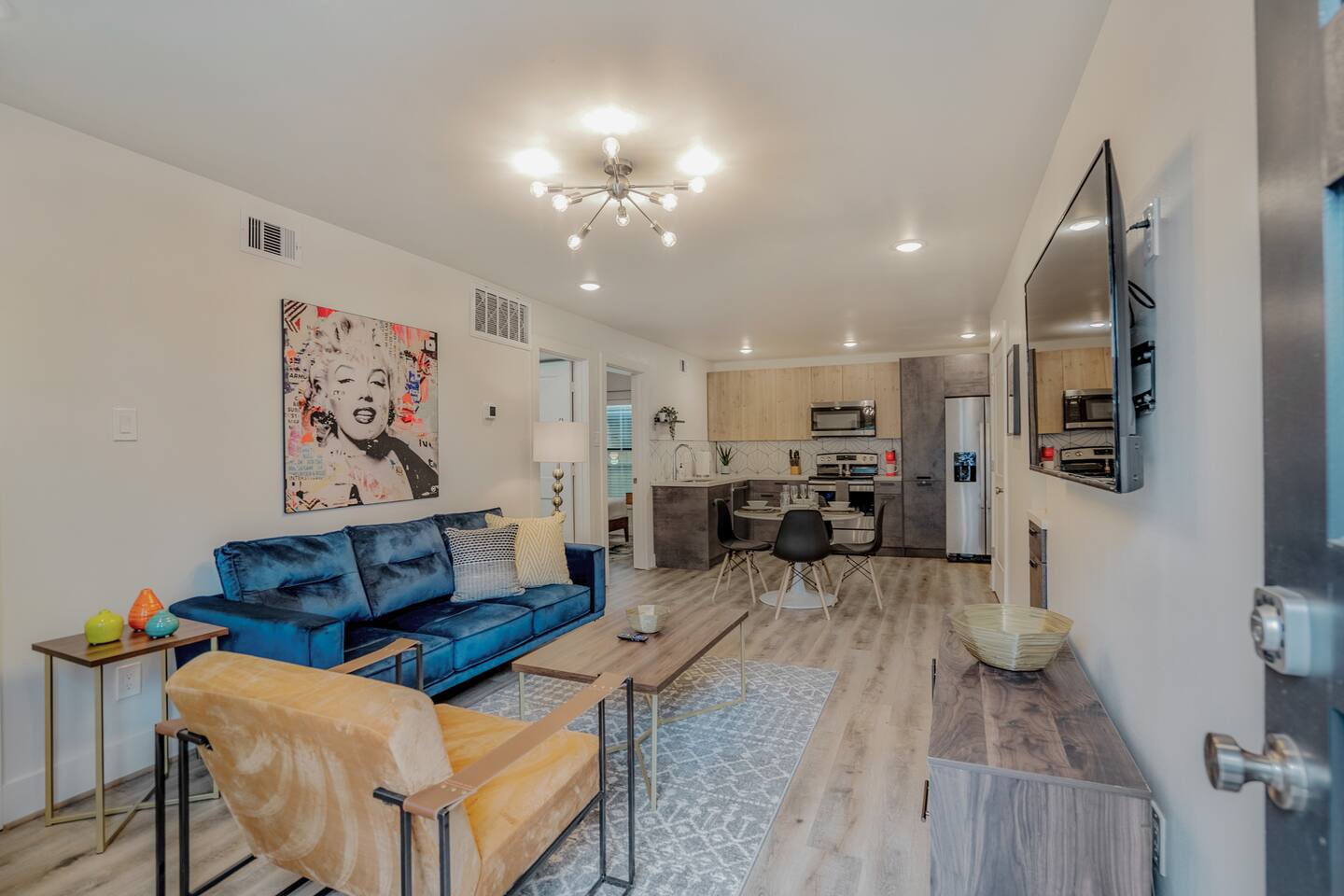 The Barbee 102 - Contemporary First Floor Views - Apartment