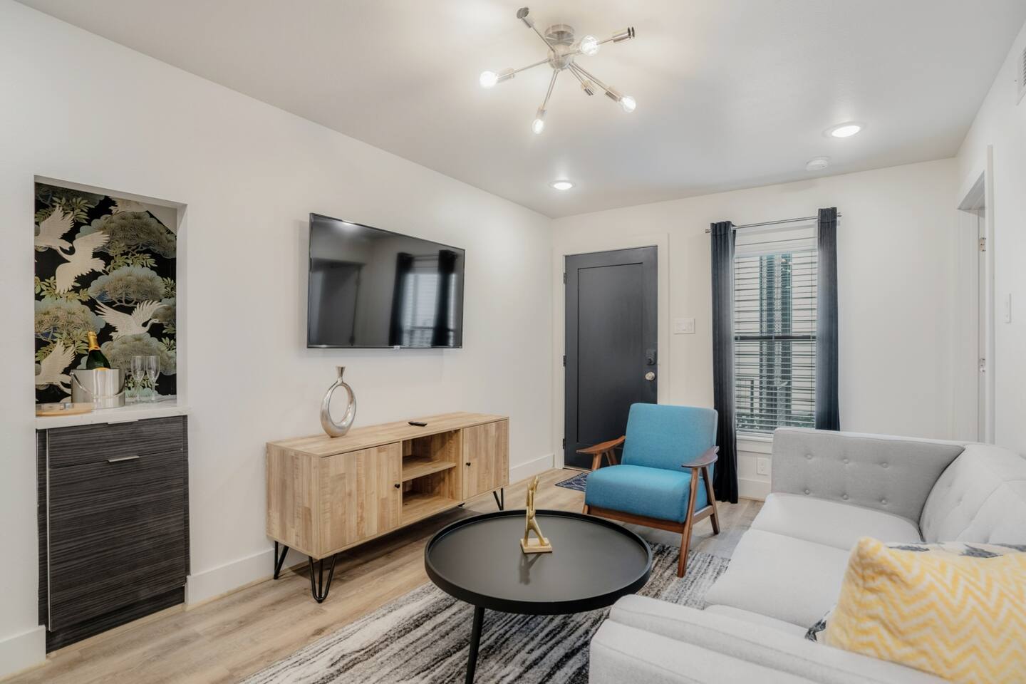 The Barbee 141 - Plush Corner at The Barbee