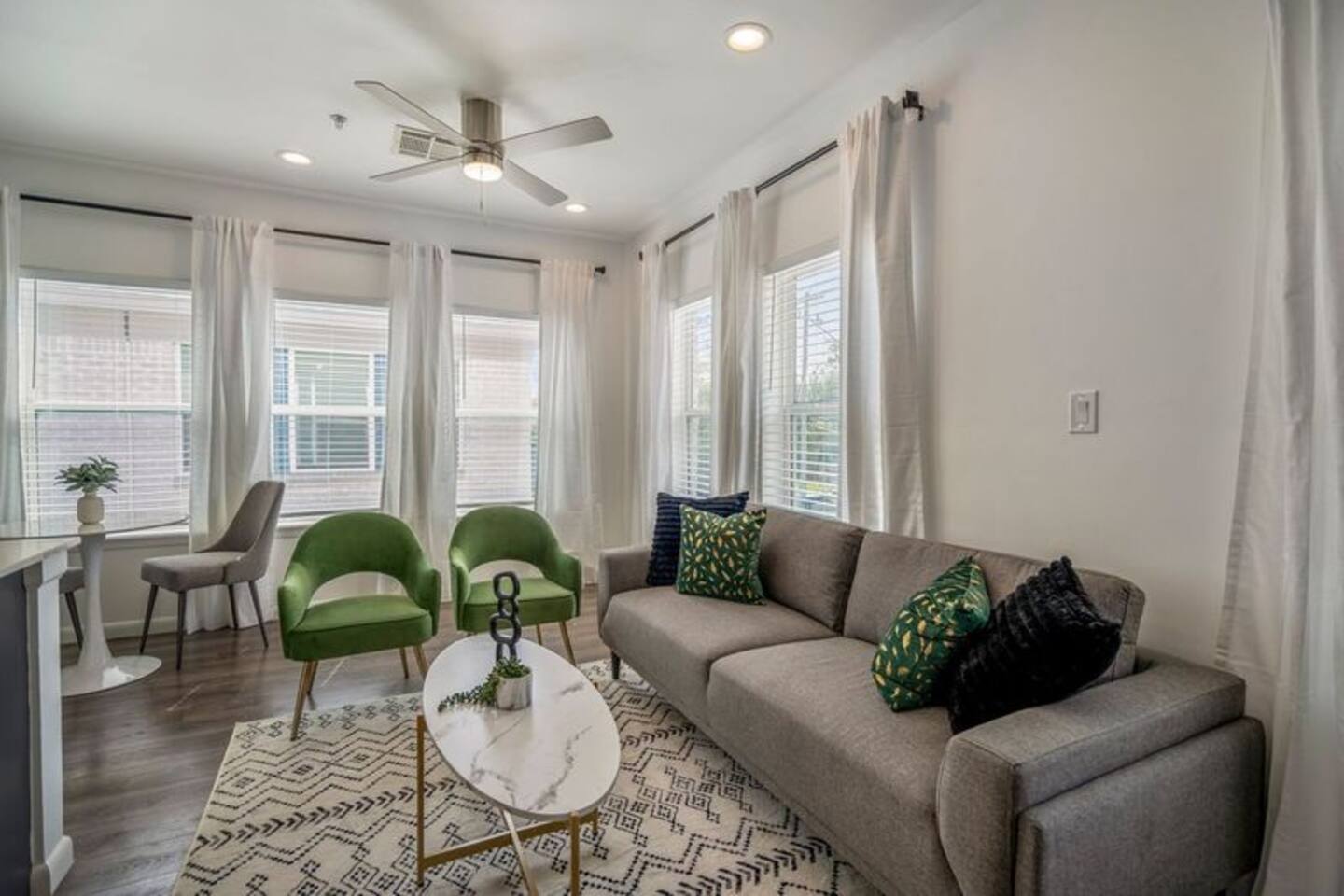 Comfy Studio With Private Parking Near Tx Med Ctr - Apartment