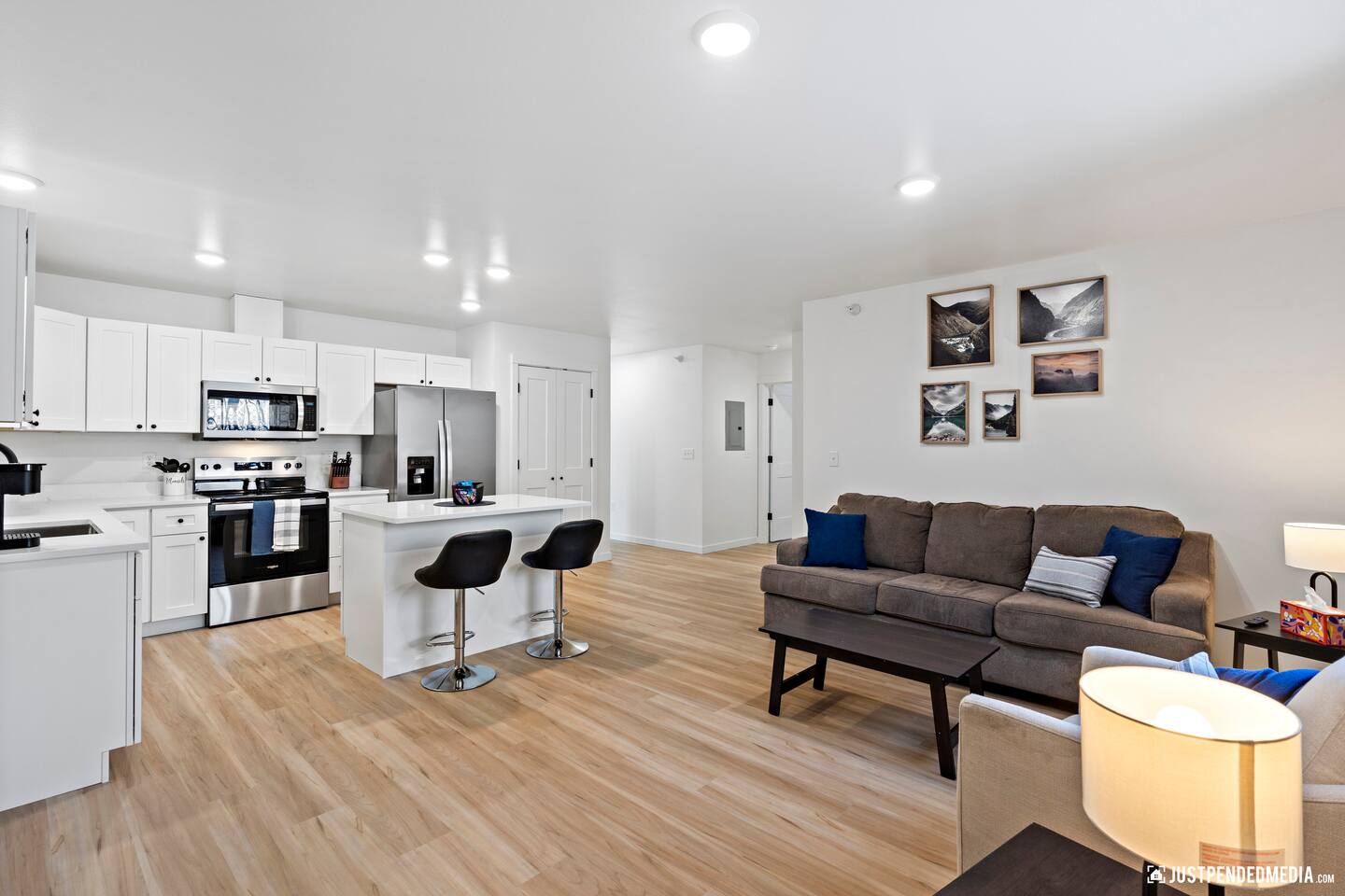 Cozy Eagle River Retreat