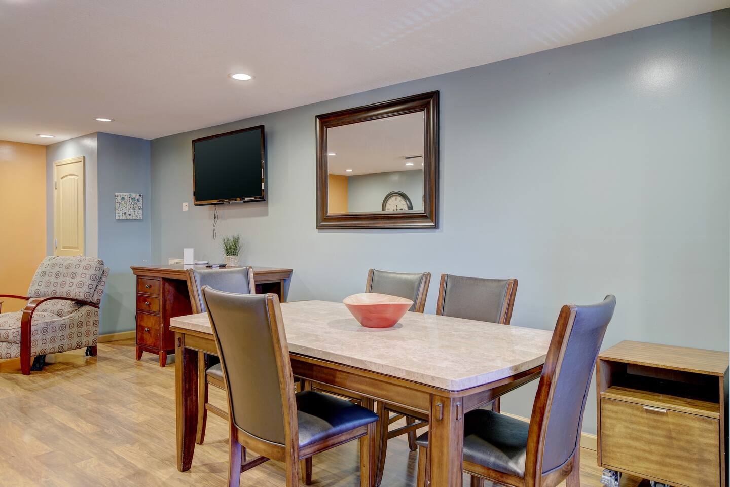 Luxury European Style Executive Apartment A Large