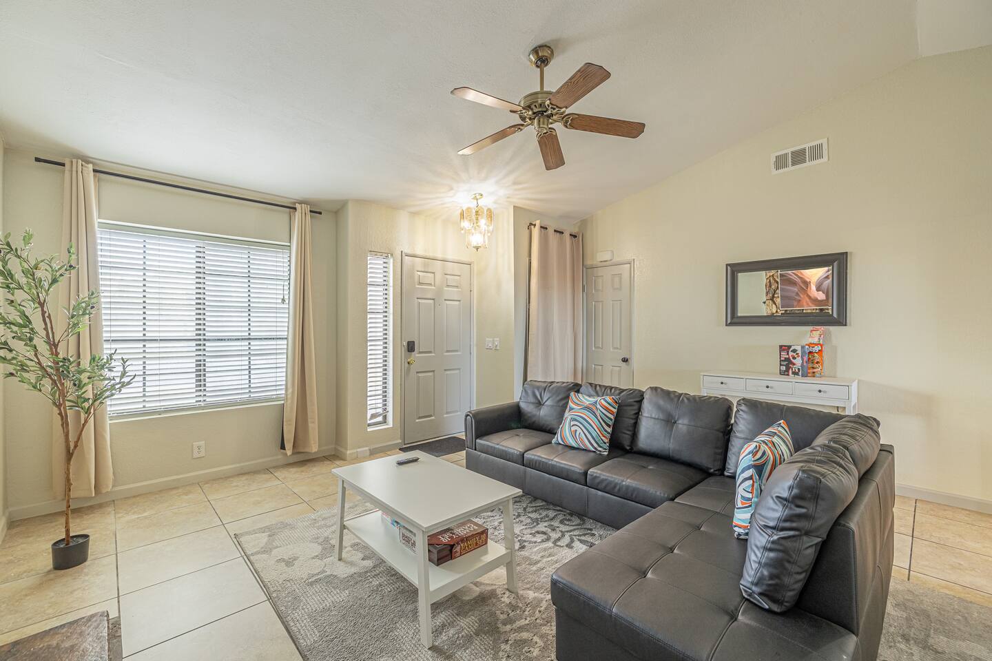 Desert Oasis ~Movie Projector | W&D | Parking | AC