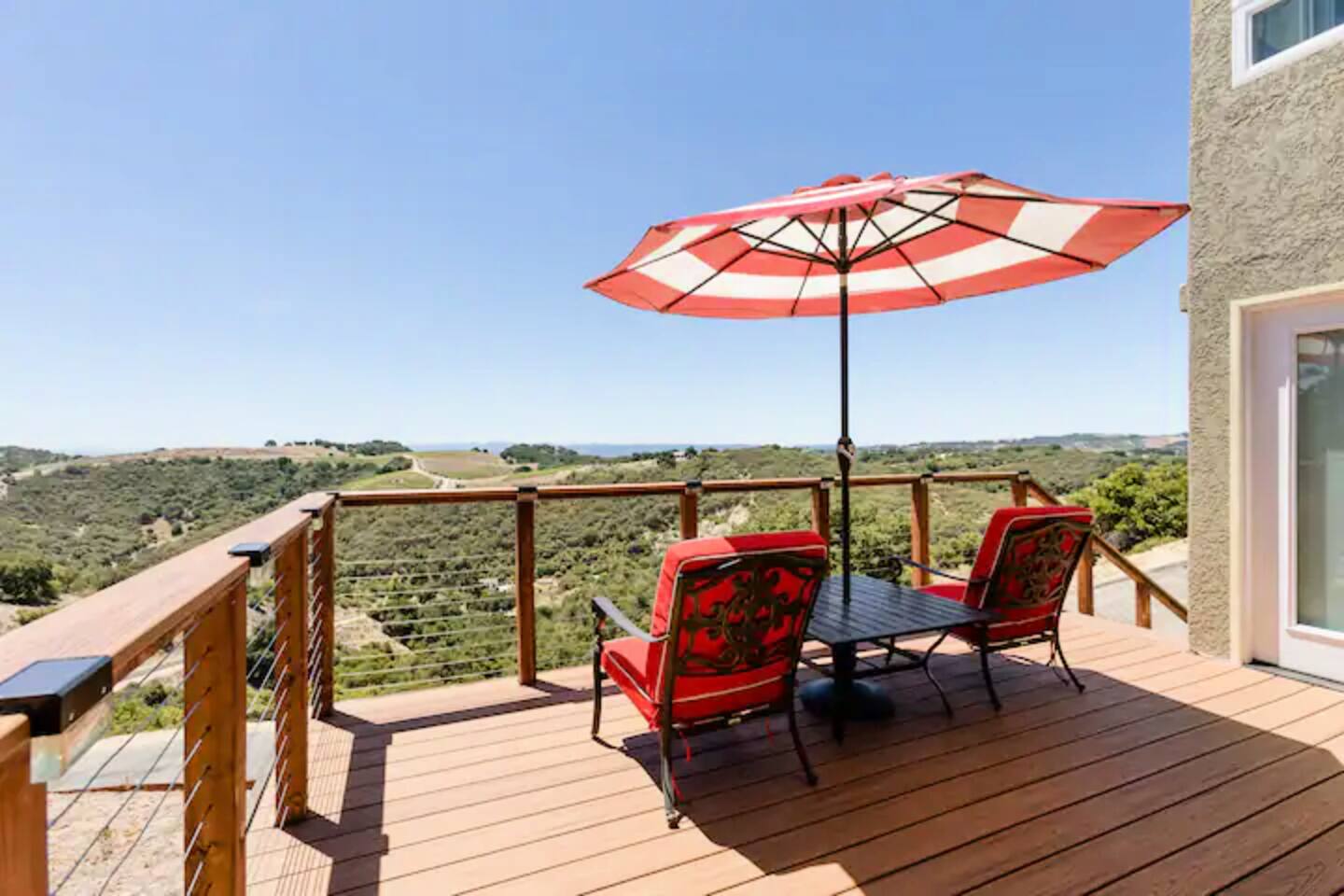 Our Hill Guest Suite~King Bed | EV Charger | Deck