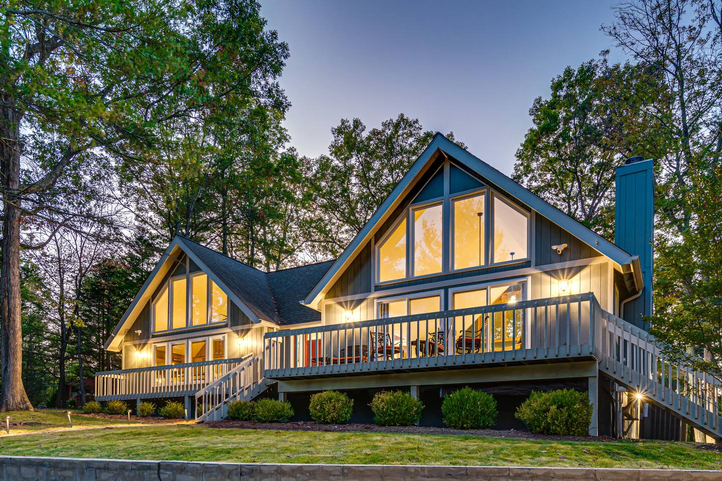 Wait…FREE Golf, MTB & Lake?!+Hot Tub+Coffee Bar!