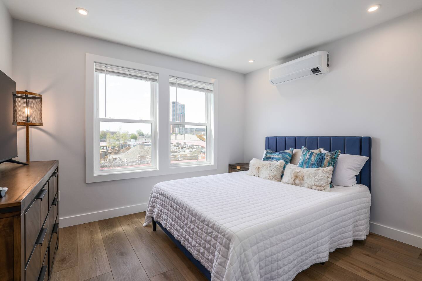 3BR2Bth Parking, Cambridge/Boston, W&D, Subway, AC