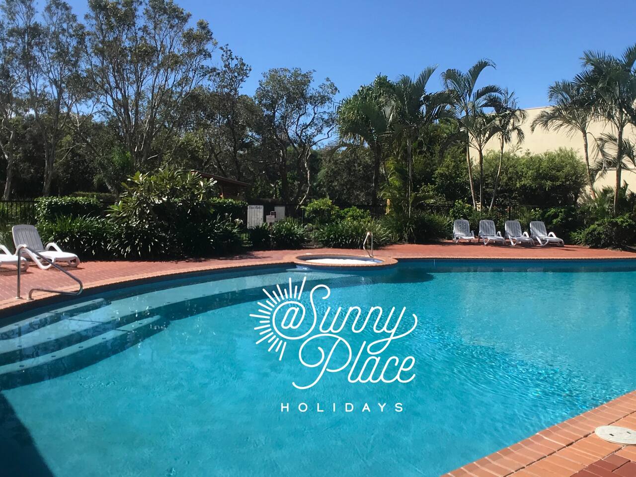 Serene 3BR Beachfront Retreat, Relax & Reconnect