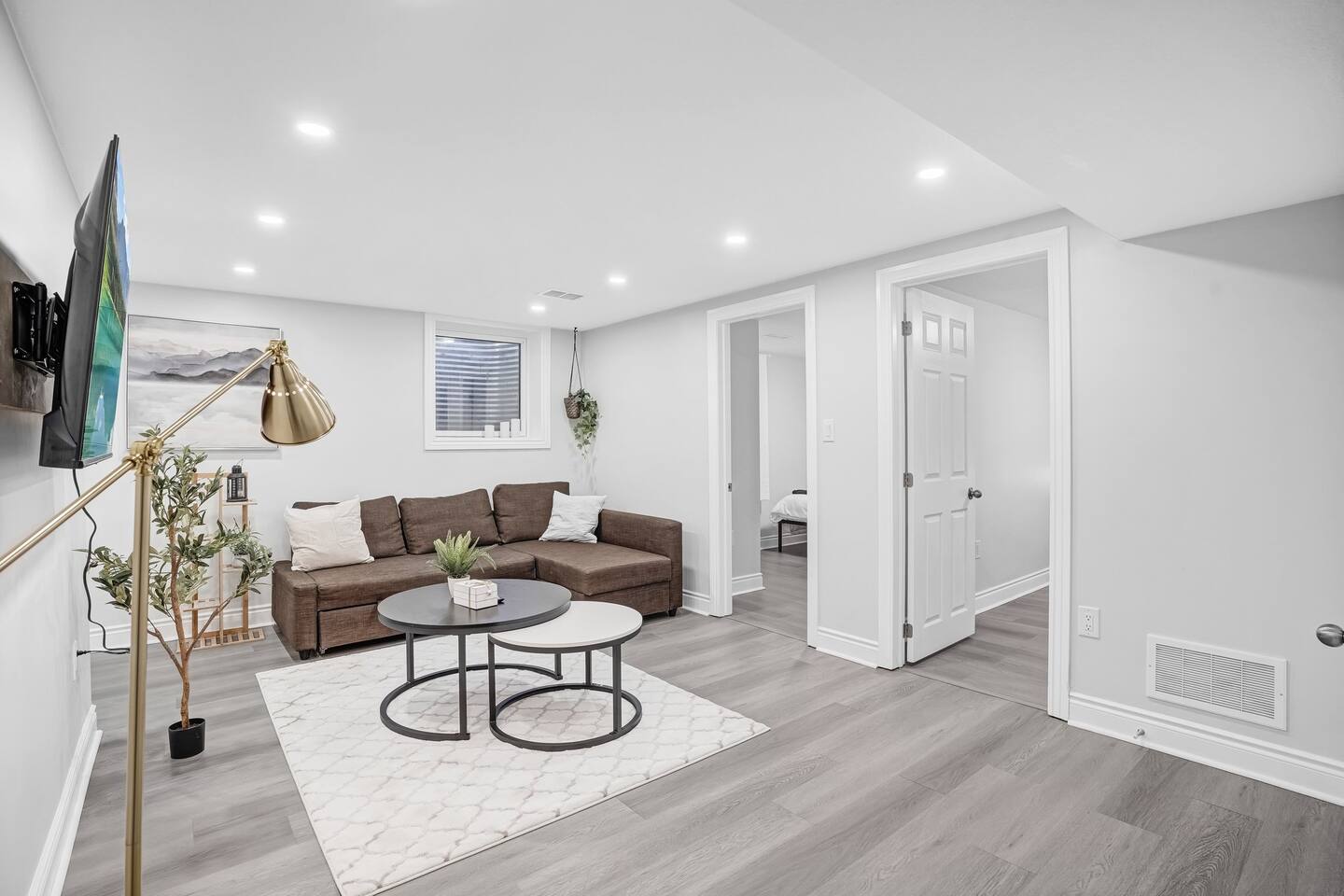 Cozy 2 Bedroom+50" TV+Sleeps 6+Lower Unit