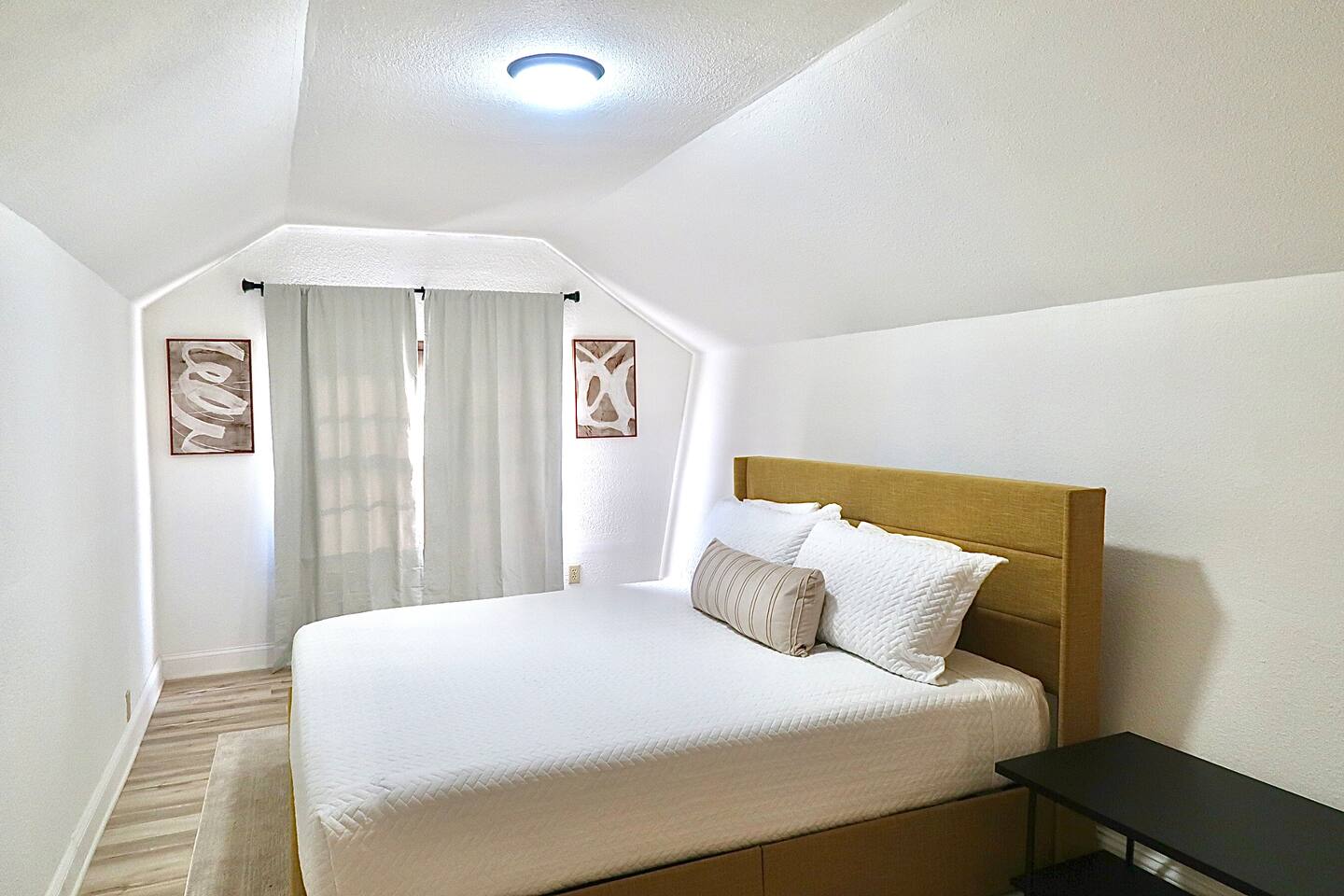 Downtown Location With Washer and Dryer. - Holiday Home