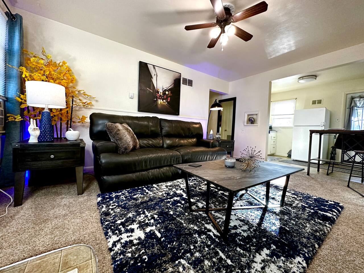 2bd/1ba Apt, 65” TV, Fast Wifi, Monthly Rate Avail