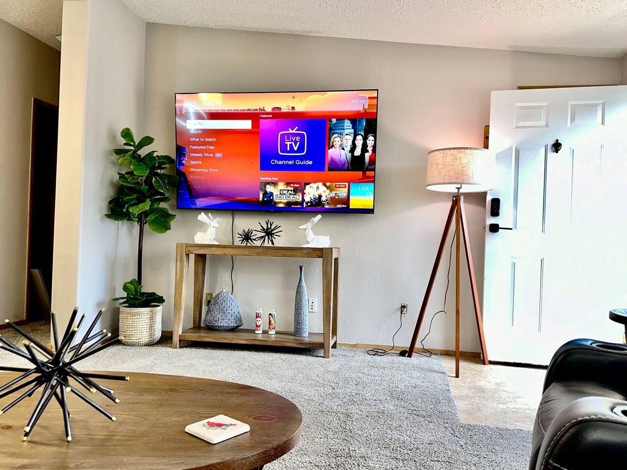 Cozy 3 Bd/2Ba Home with Patio, TV's, Fast Internet