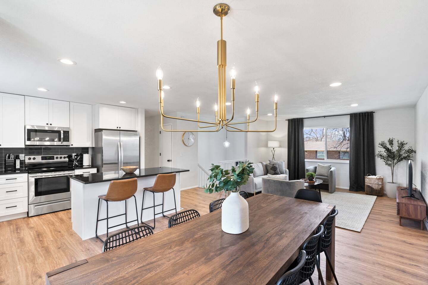 Spacious 5BR w/2 King 3 Queen | 15Min to Red Rocks