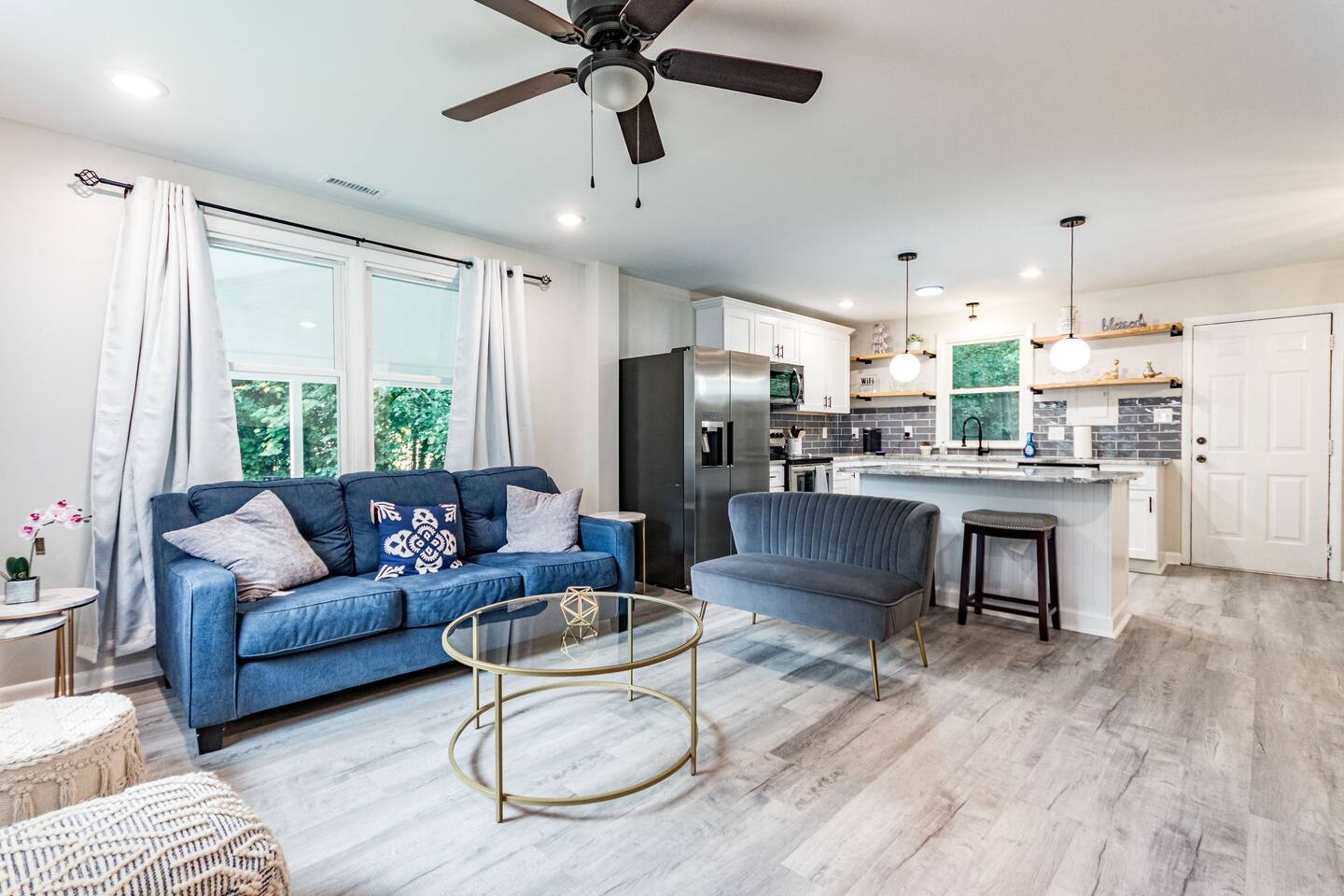 Cute ranch with king bed close to dtown Raleigh