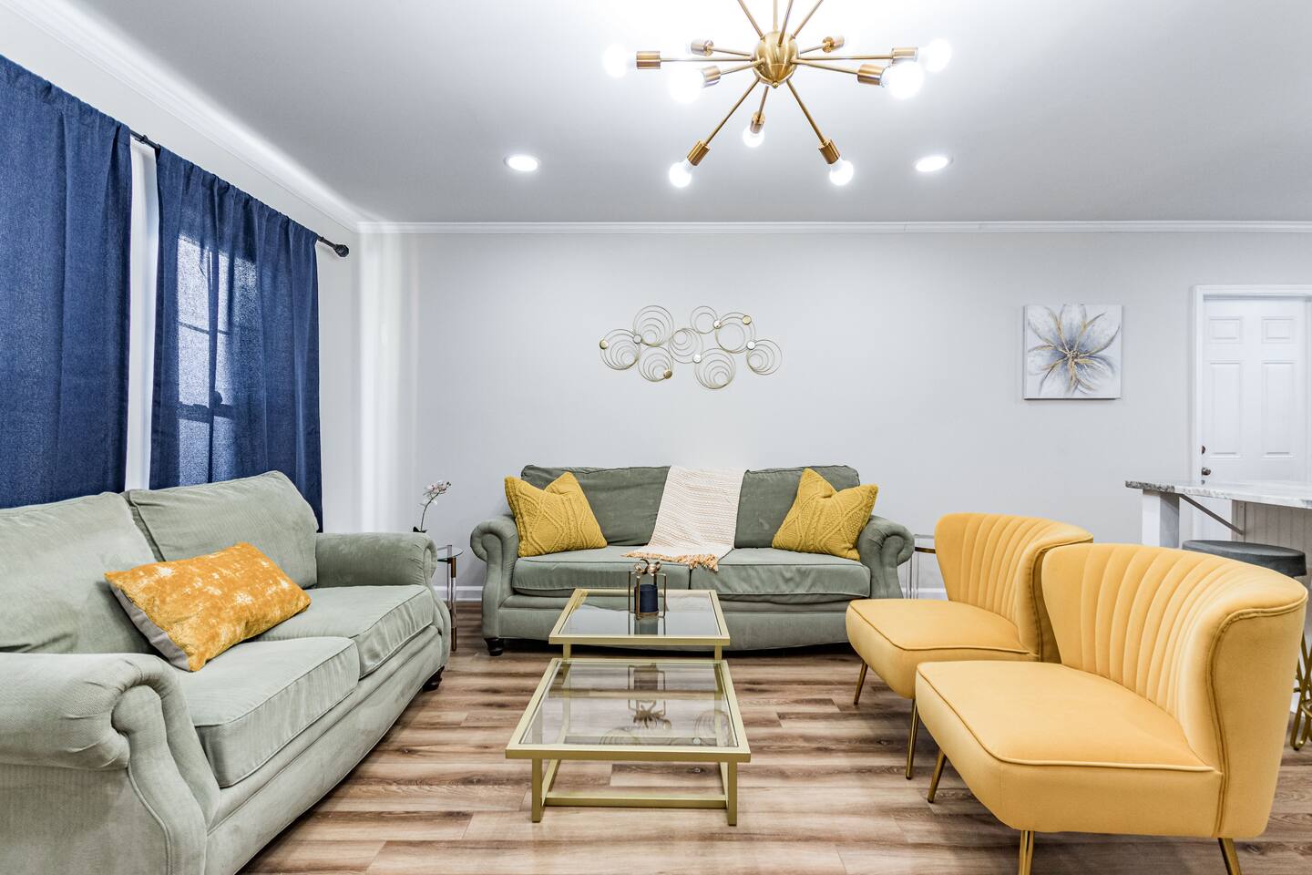 Cozy bungalow in the heart of Raleigh w King bed