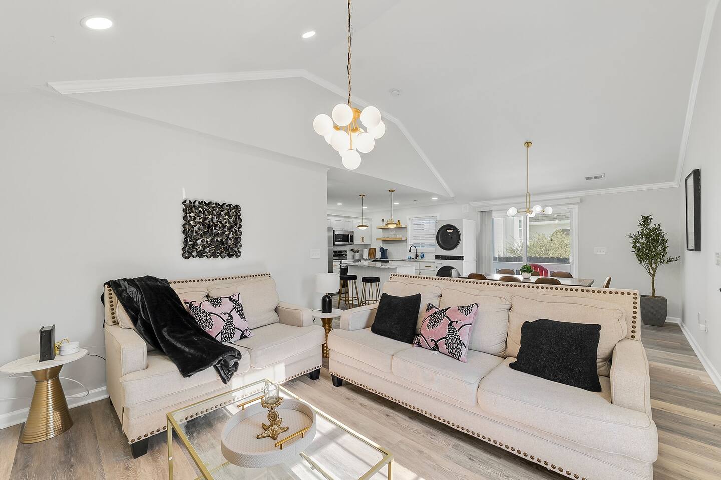 Great bungalow steps from DT Raleigh - $4500/month