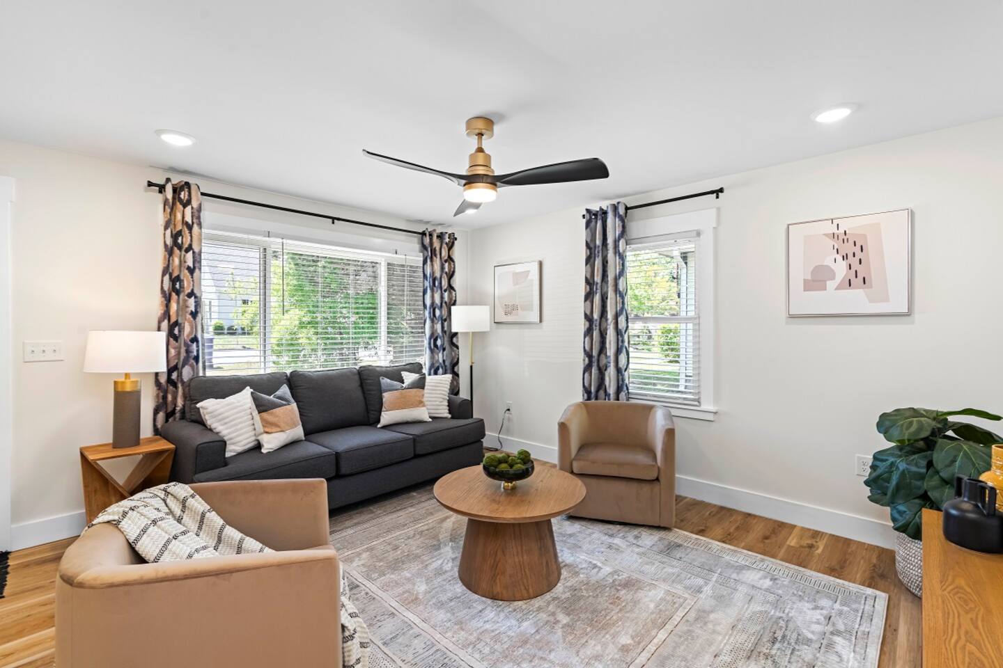 Charming Casita in Durham! Start @ $3.5k/m