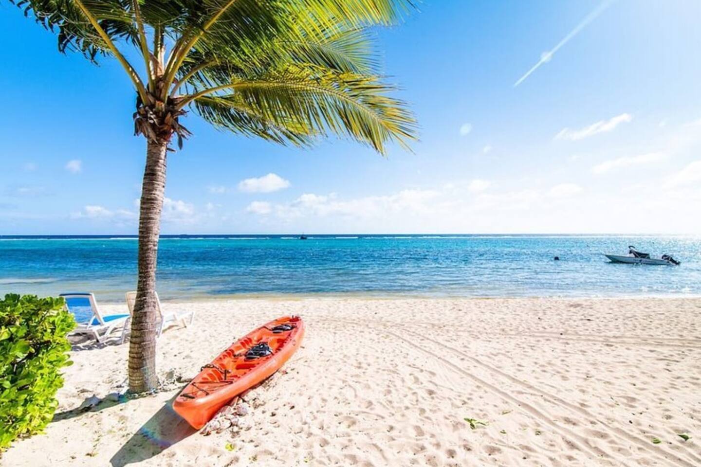 Beachside 2BR | Pool, Tennis & Shipwreck Views