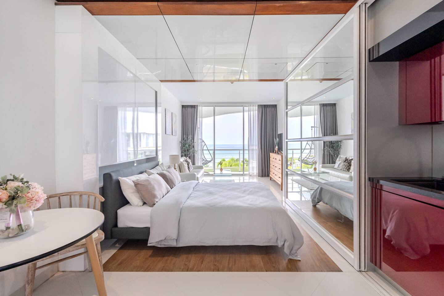 Pure Sunset Beach - Ocean View Room, Pattaya