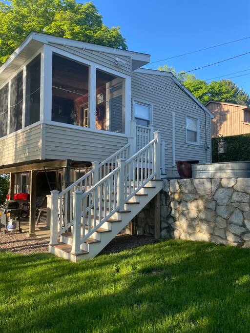The Cozy Cottage