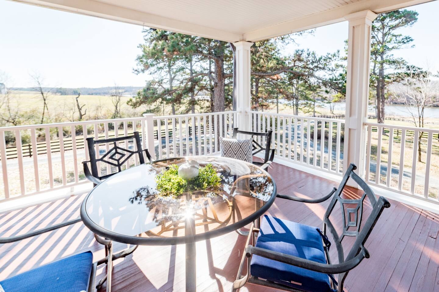 The Apple Orchard: Farmhouse w/ Lake Views!