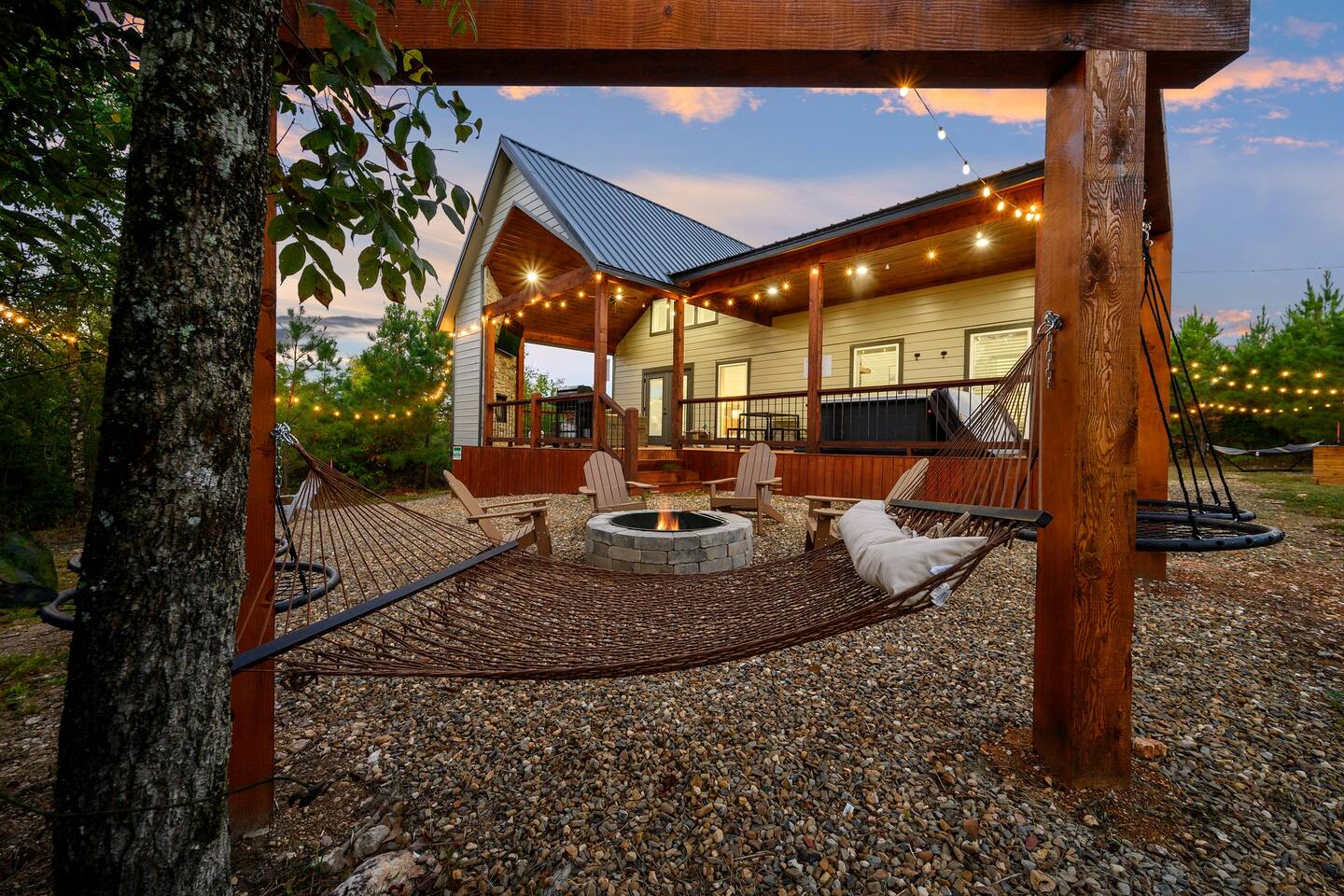 Under the Stars: Secluded, Hot Tub, Firepit, Pets