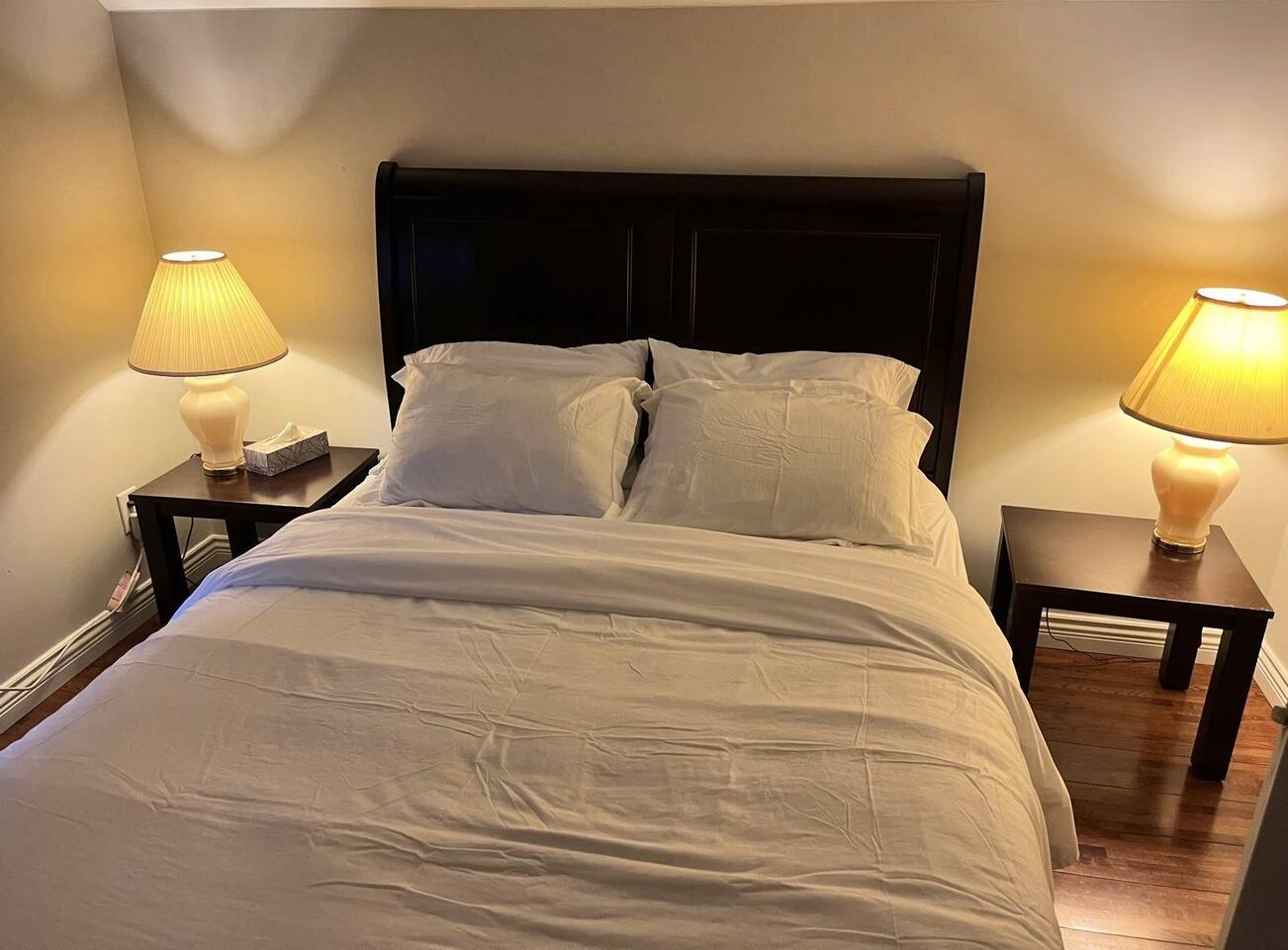 King and Queen rooms -J&J Chilliwack