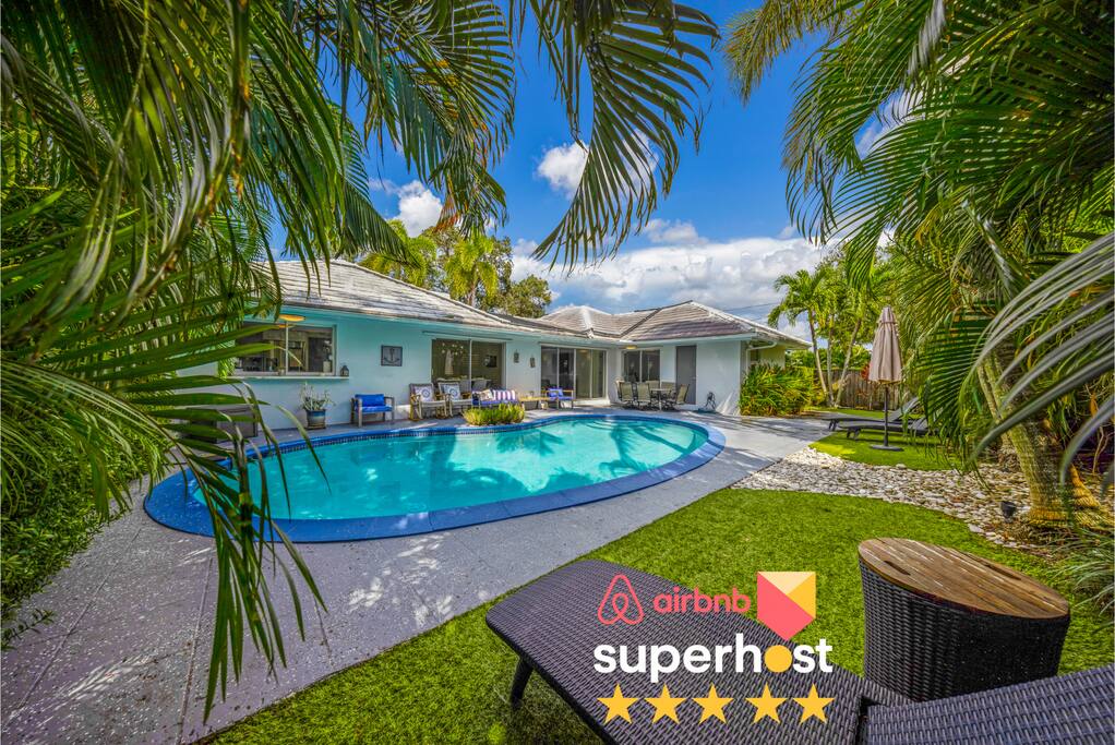Modern Villa with Private Pool 𝙗𝙮 𝙎𝙏𝘼𝙔-𝙏𝙊𝘿𝘼𝙔 | Captain's Villa