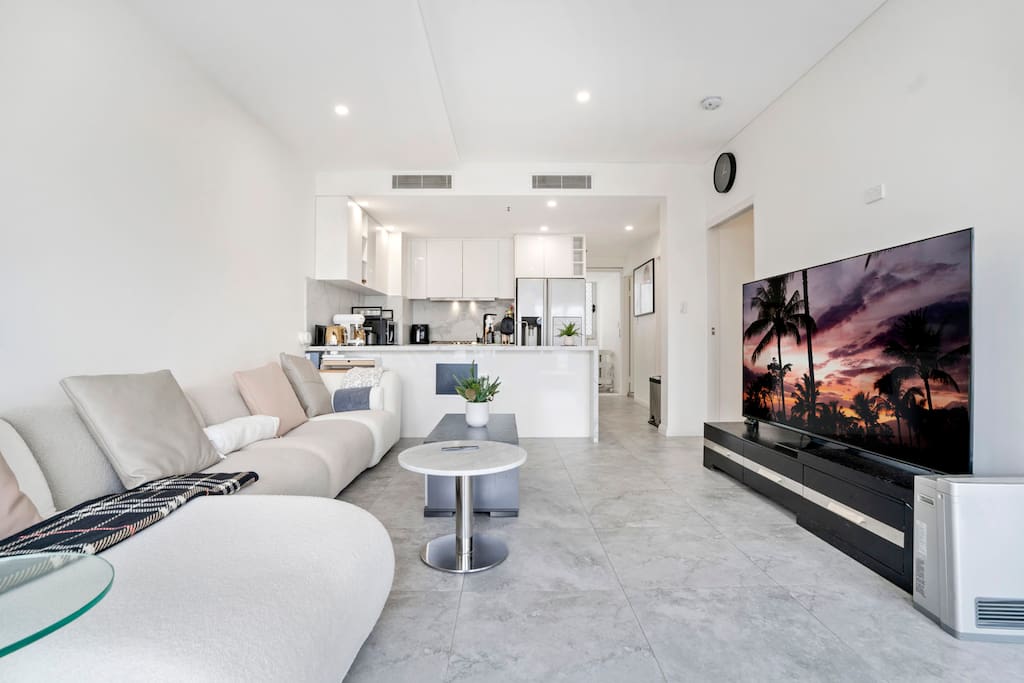 Central 4BR Duplex w Terrace | Pet-Friendly & Pool