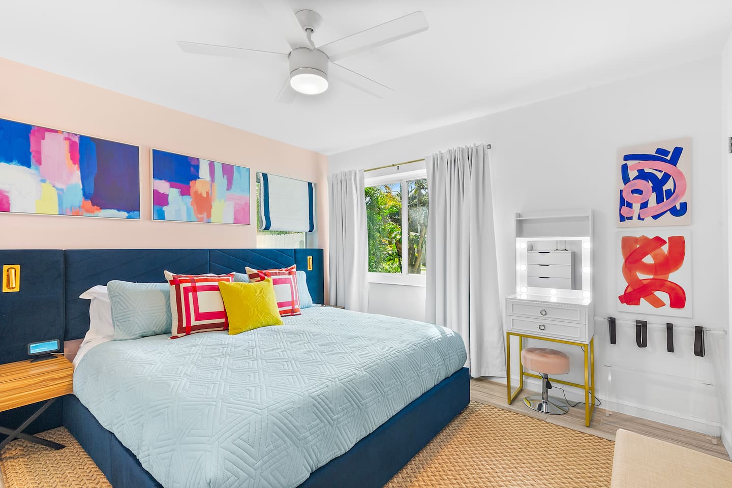 Chic Getaway Near Wilton Drive l Your Urban Escape — photo 2