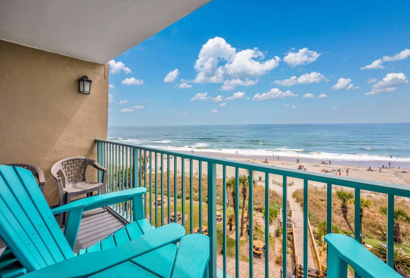 Sand Dunes Oceanfront! Sleeps 4! Snowbird welcome!