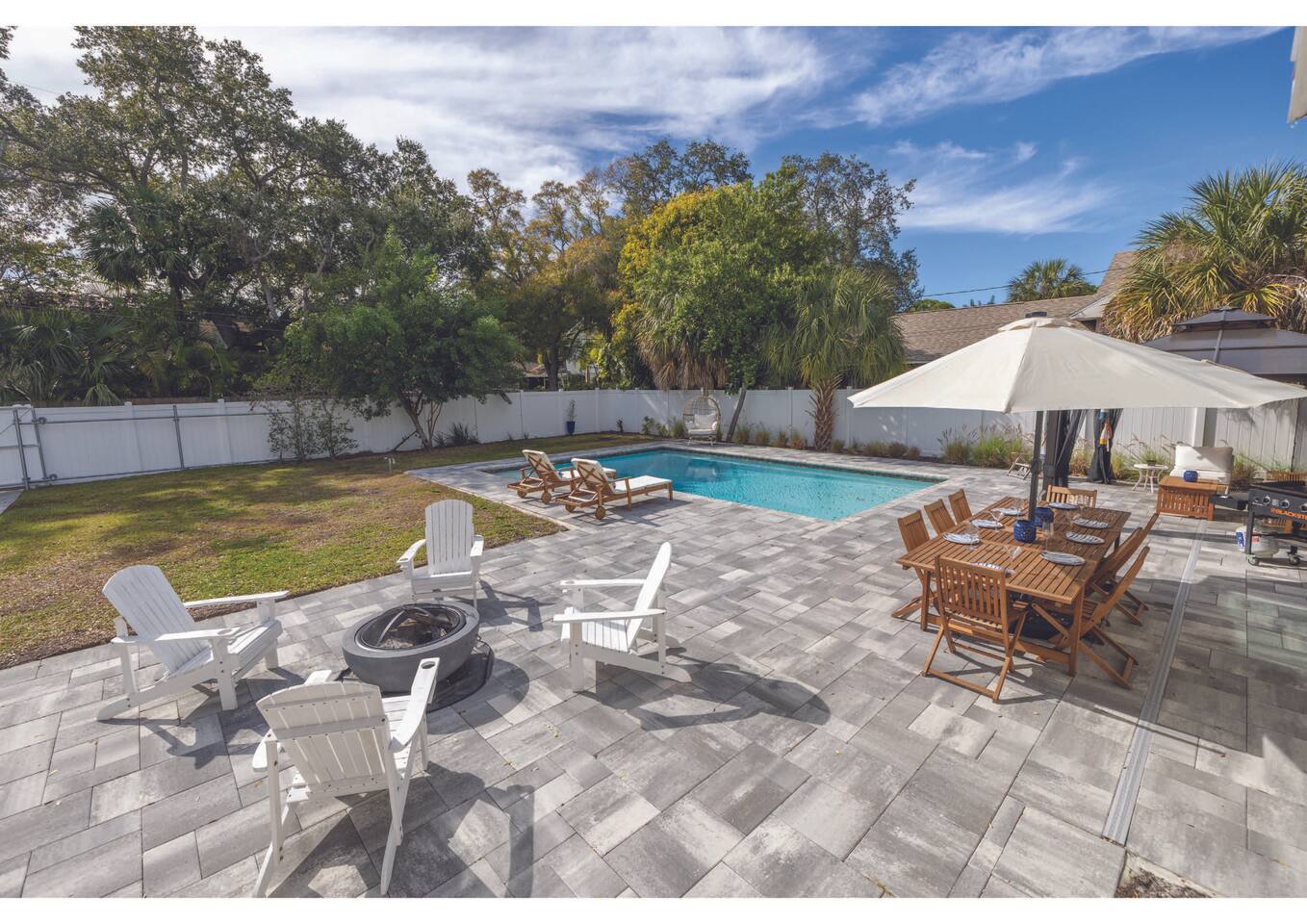 5 Min to Beach | Pool, Mini Golf & Fire Pit