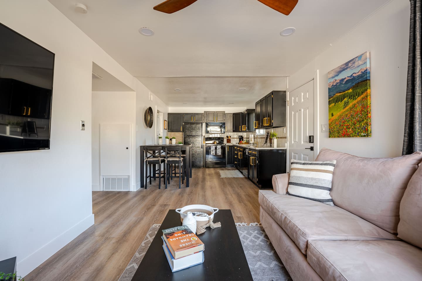 Modern 2-Bedroom Apartment in Louisville