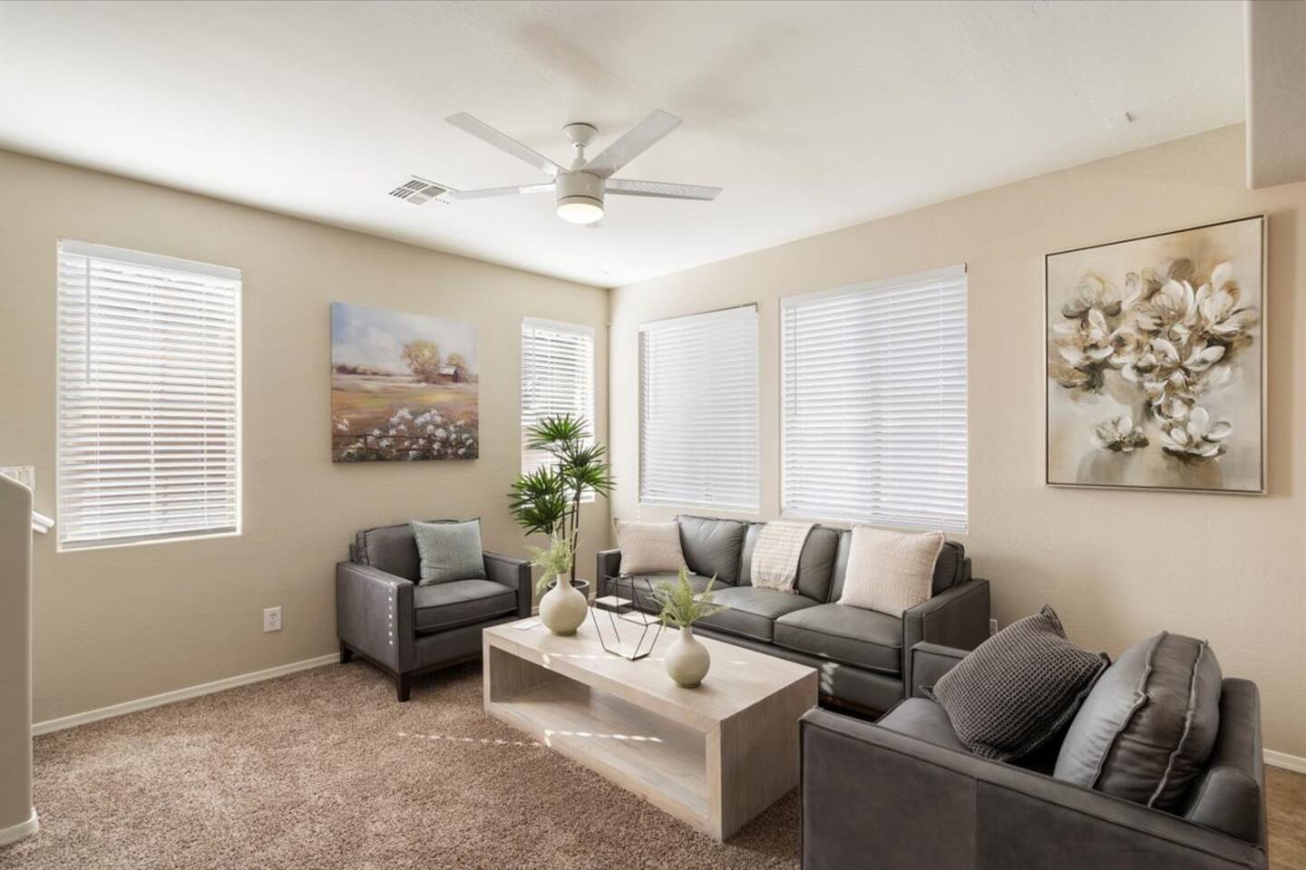 Gilbert Home-4 bed 3 bath- Pets Welcome
