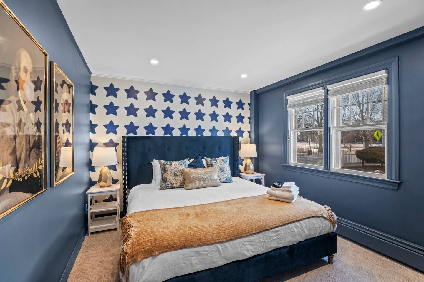 1BR on SALEM Common w/ Parking l Walk to Town