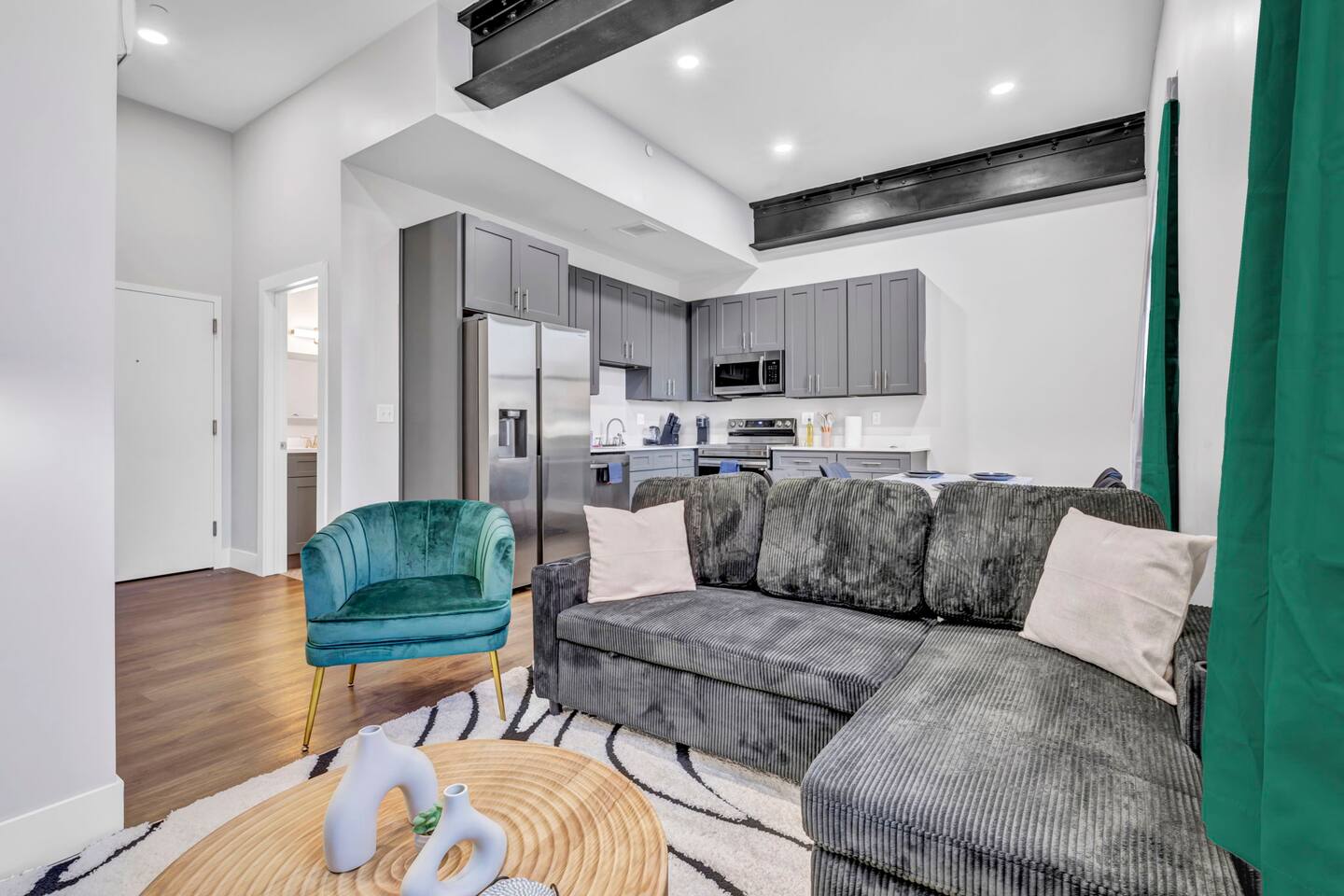 1Bed | 1Bath | 10 Min to DT | Ping Pong | Gym