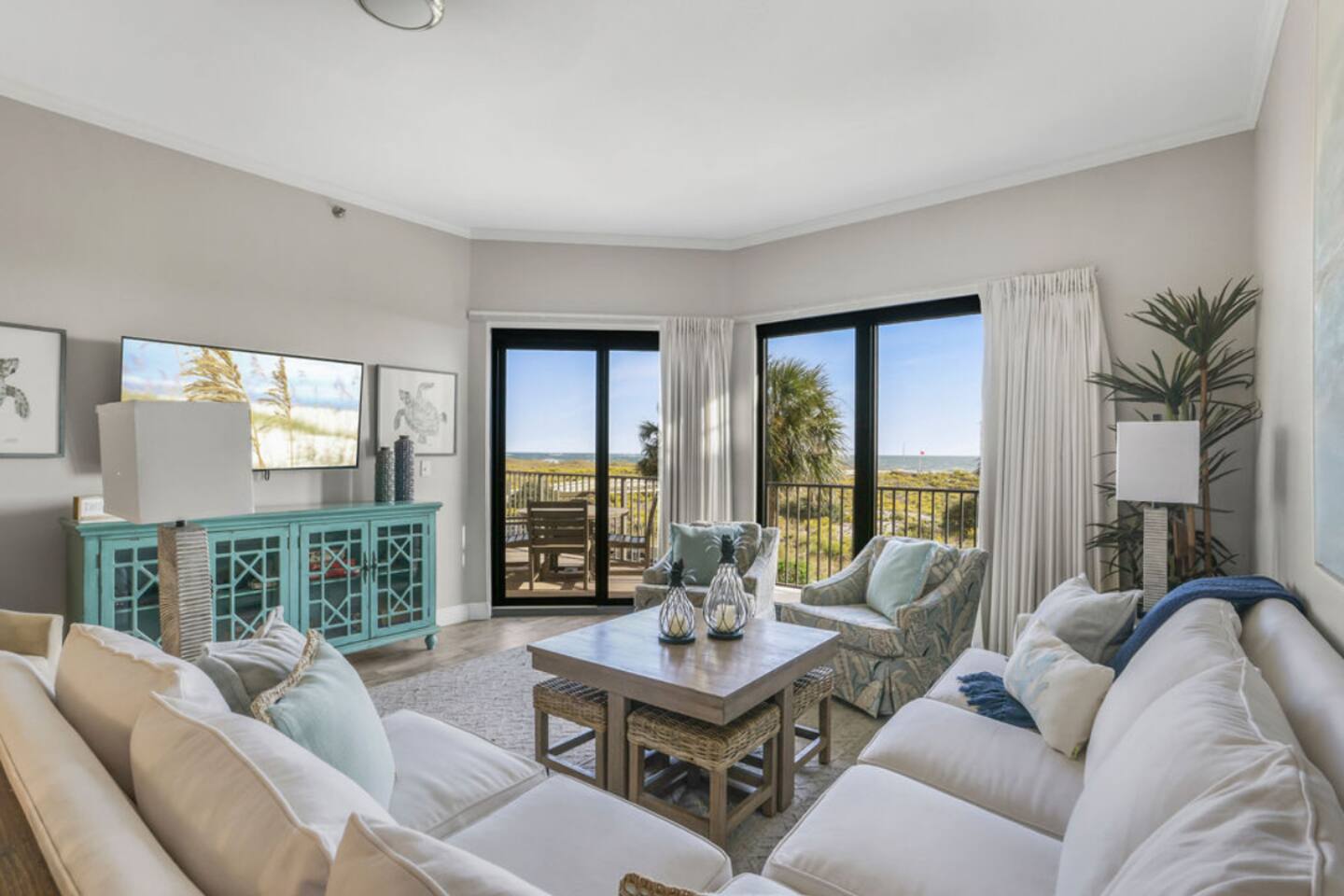 New! Beachfront Phoenix- Heated Pool/Hot Tub - Gym