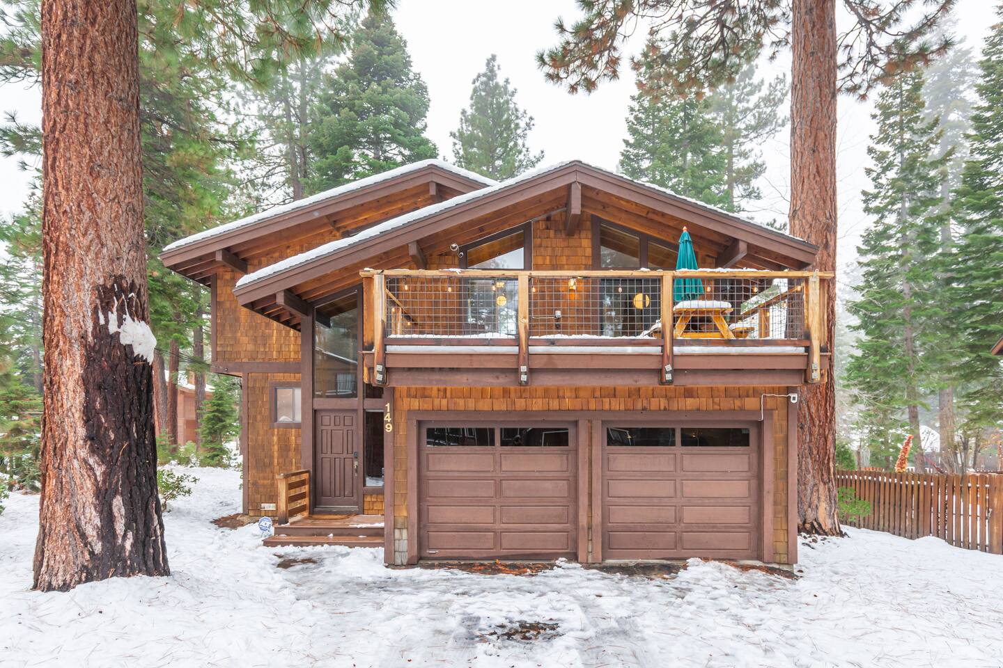 Dollar Point | Hot Tub | 2 Decks | BBQ | Fireplace