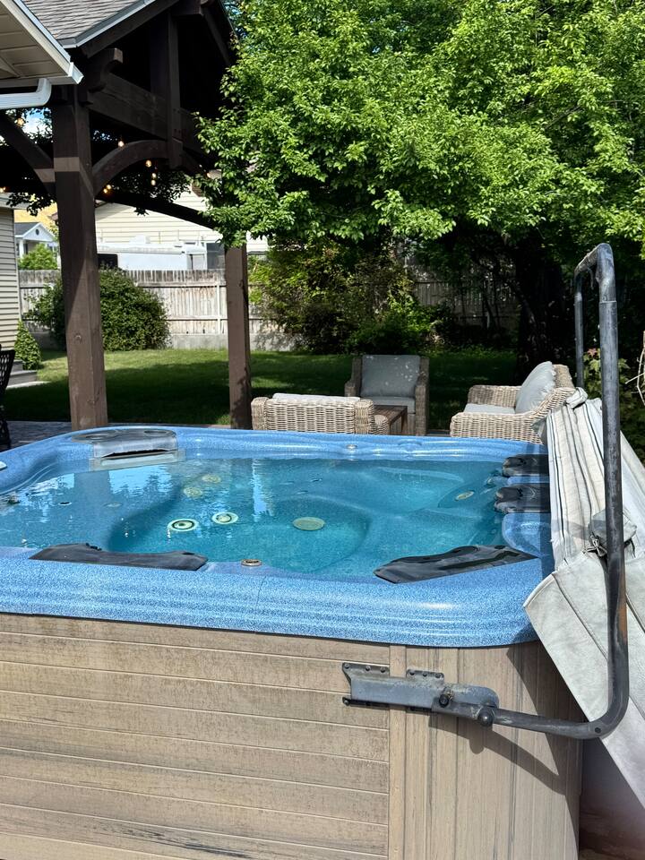 Modern farmhouse w/hot tub near Sundance/BYU