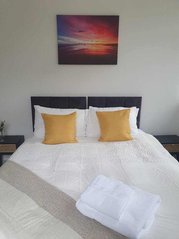 Spacious 1-BR & 2-BR Apt-Contractors-Parking-Wi-Fi