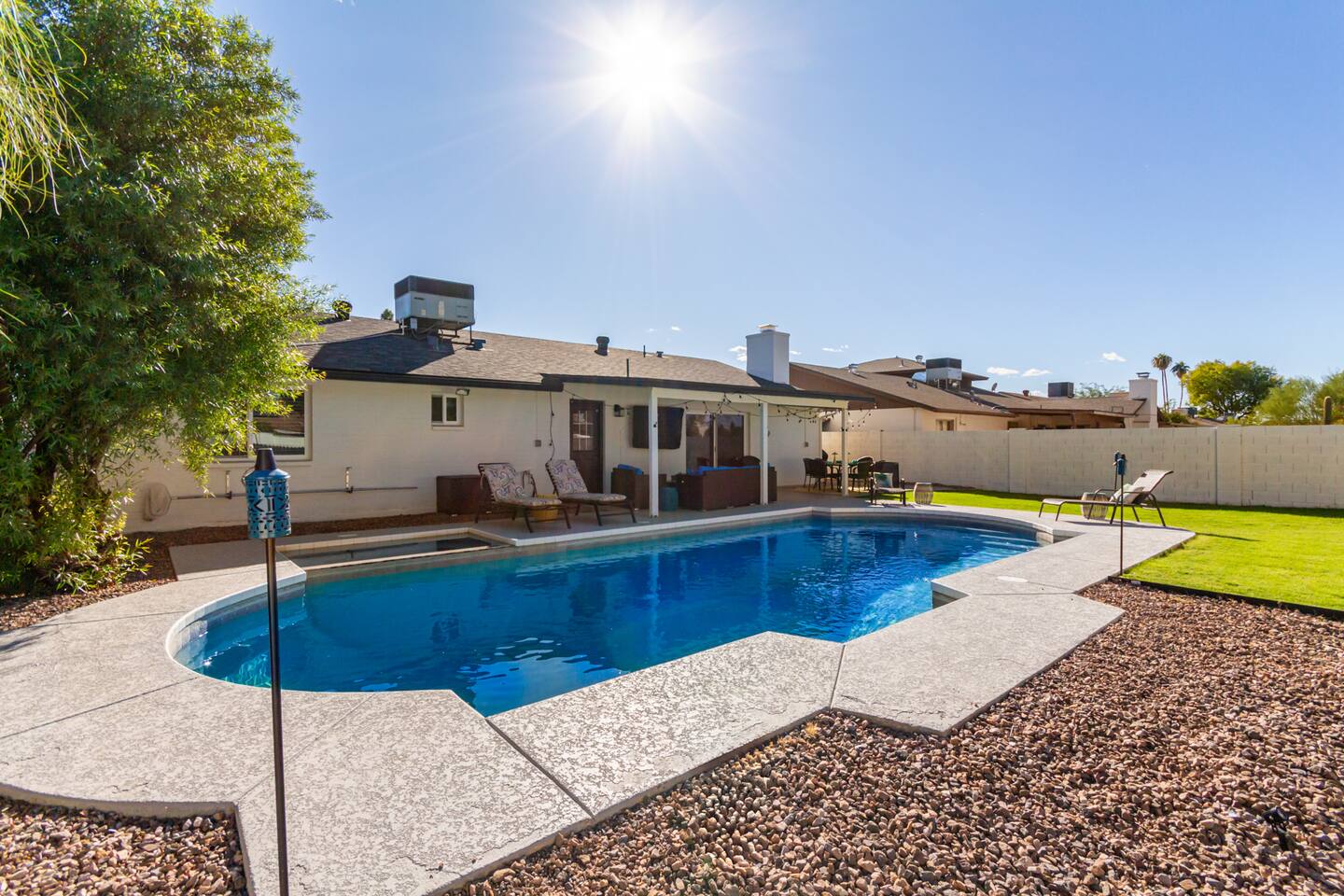 3bd, Pool, Hot Tub, Garage, Full Kitchen, ASU