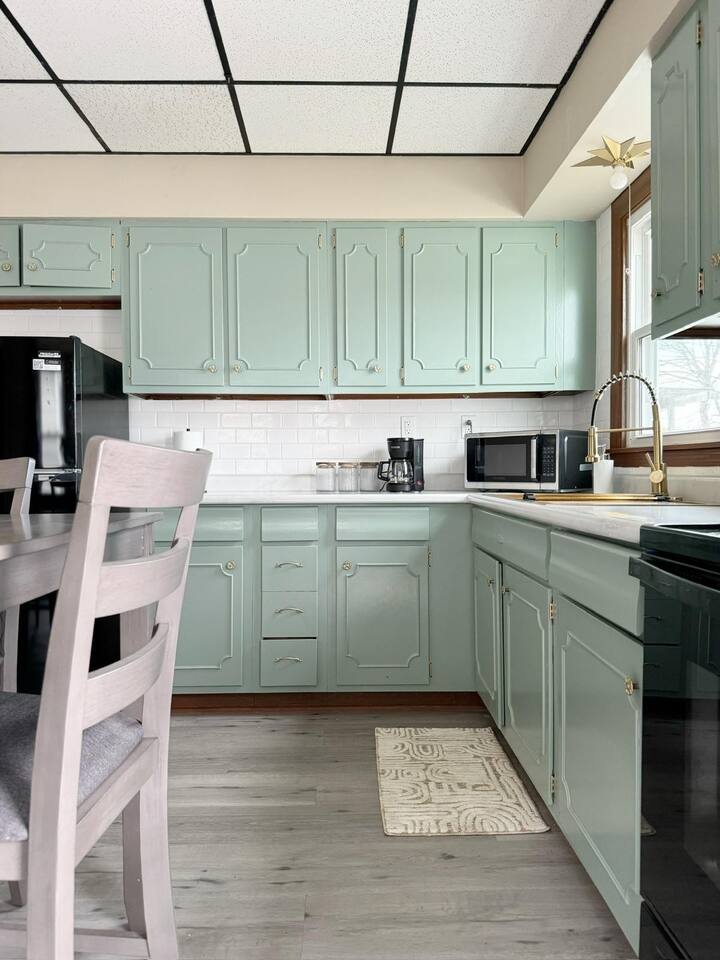 Parkland Home | KING 2BD/1BA Townhome in Ev