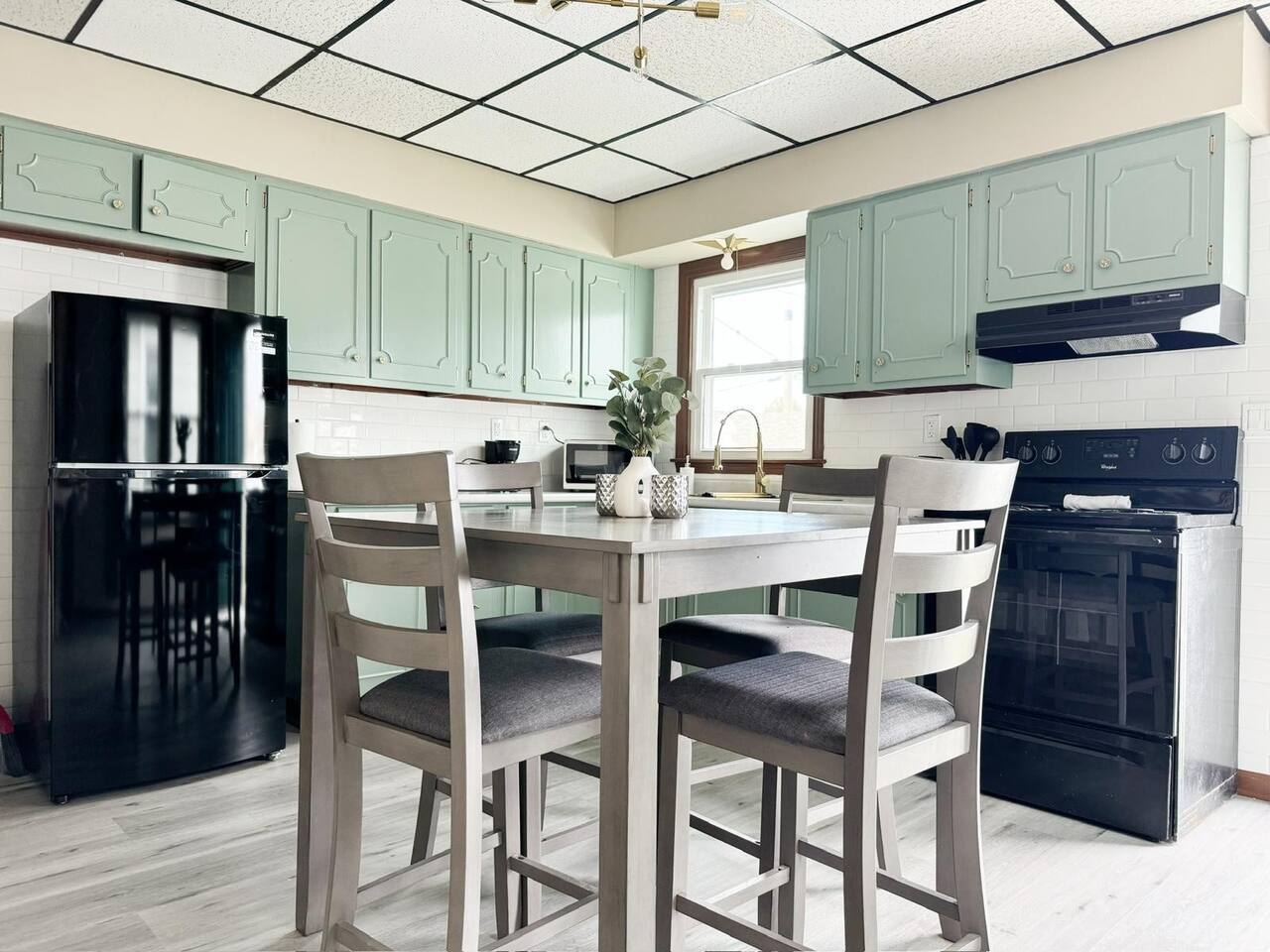 Parkland Home | KING 2BD/1BA Townhome in Ev photo 2