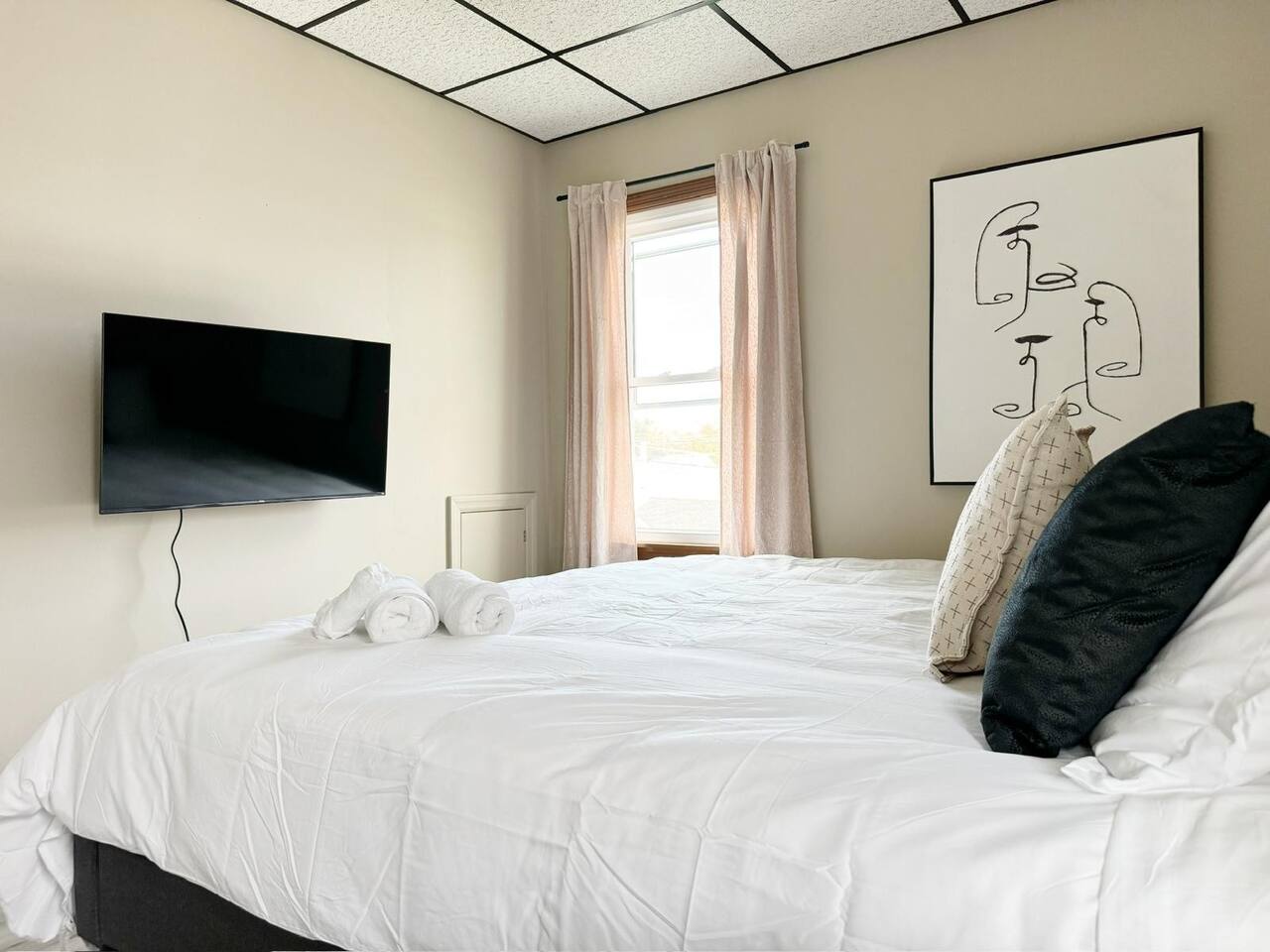 Parkland Home | KING 2BD/1BA Townhome in Ev