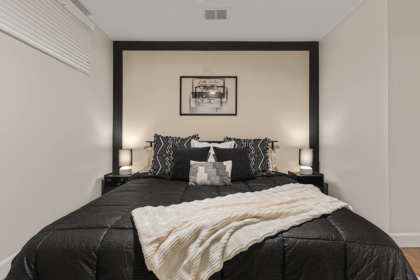 LUX 2bd in the Gulch/Downtown!POOL/GYM!Parking!