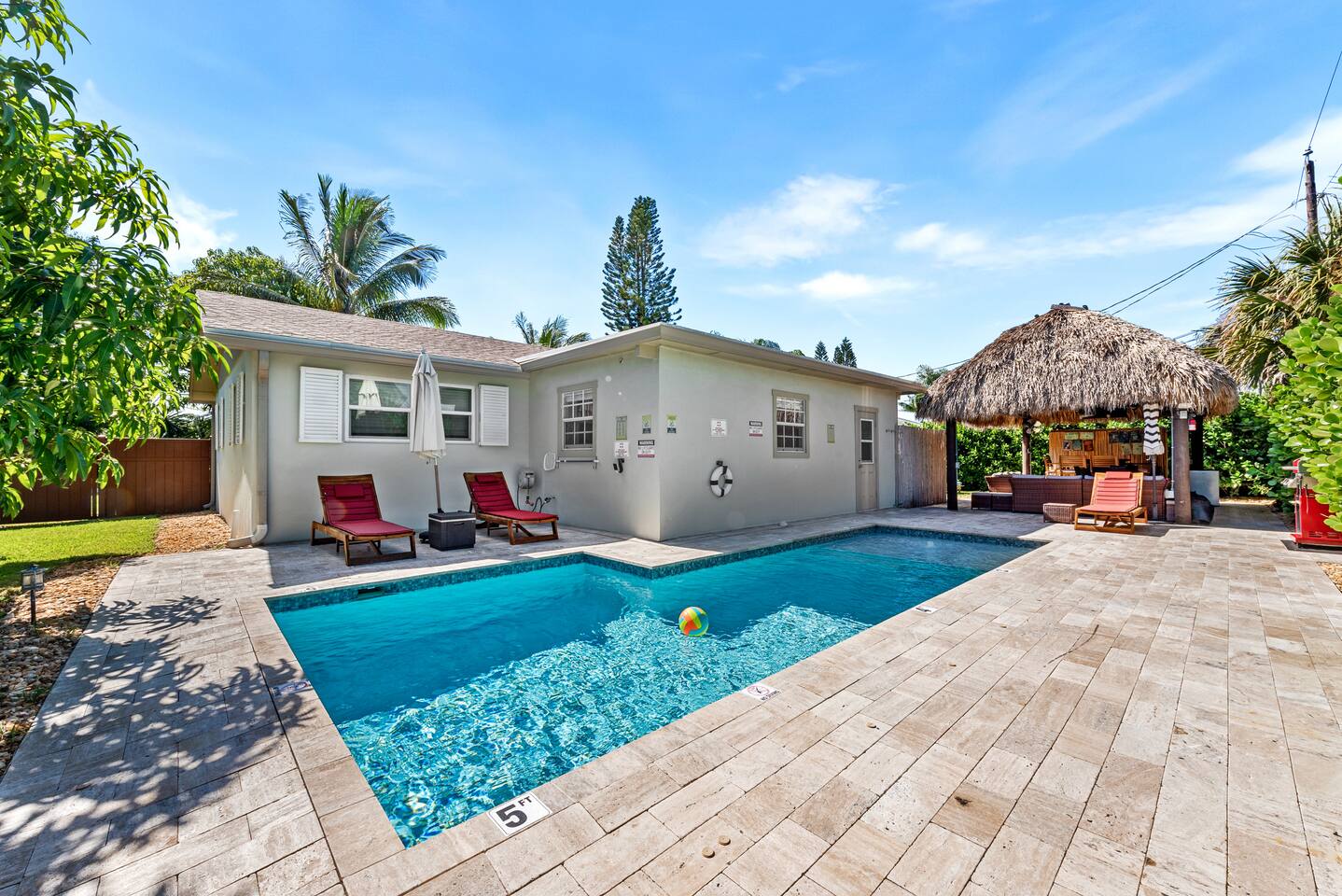 Tiki Villa|Heated Saltwater Pool|King Beds|6TVs