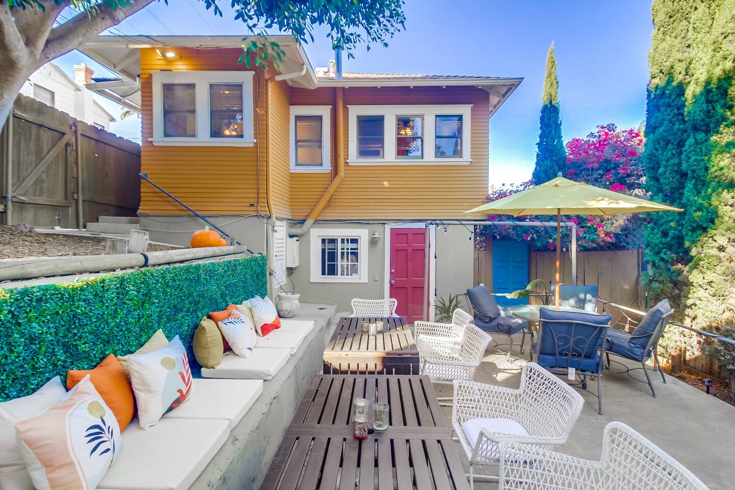 Sunkissed Golden Hill Home! Pet Friendly, Near Downtown, full stocked