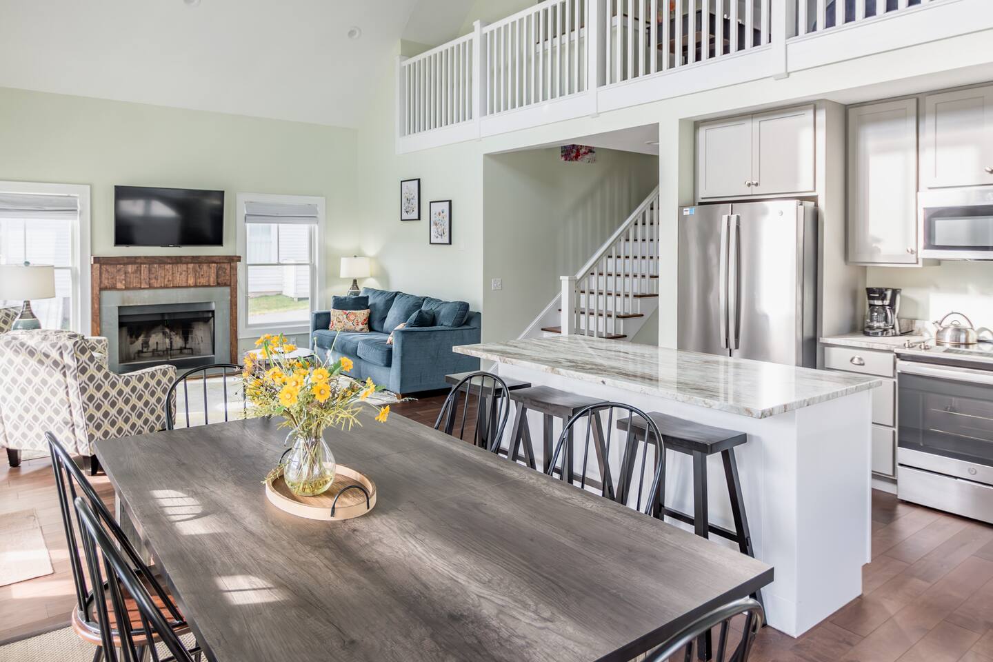 Next to the Springs! Bright + Modern Getaway