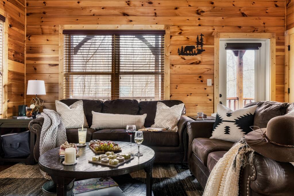 September Special | HotTub & Hikes | 2 KING Suites