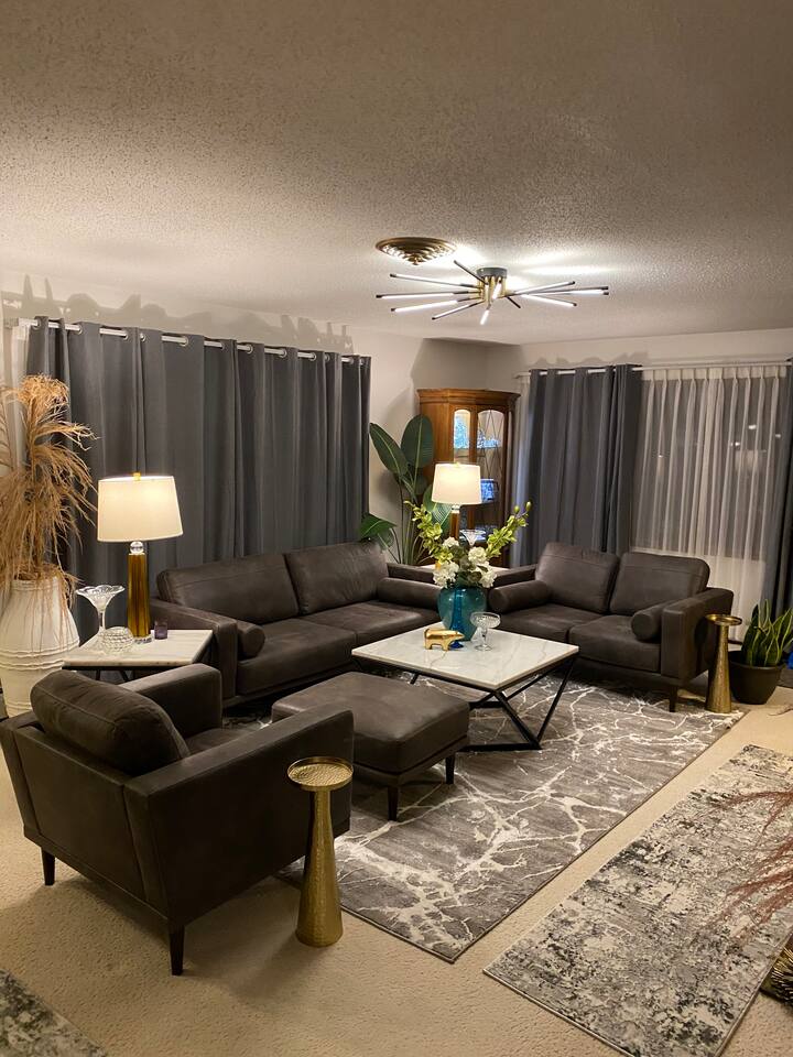 Elegant 3bd/2ba Home, Patio, Fire Pit, Mnthly Rate